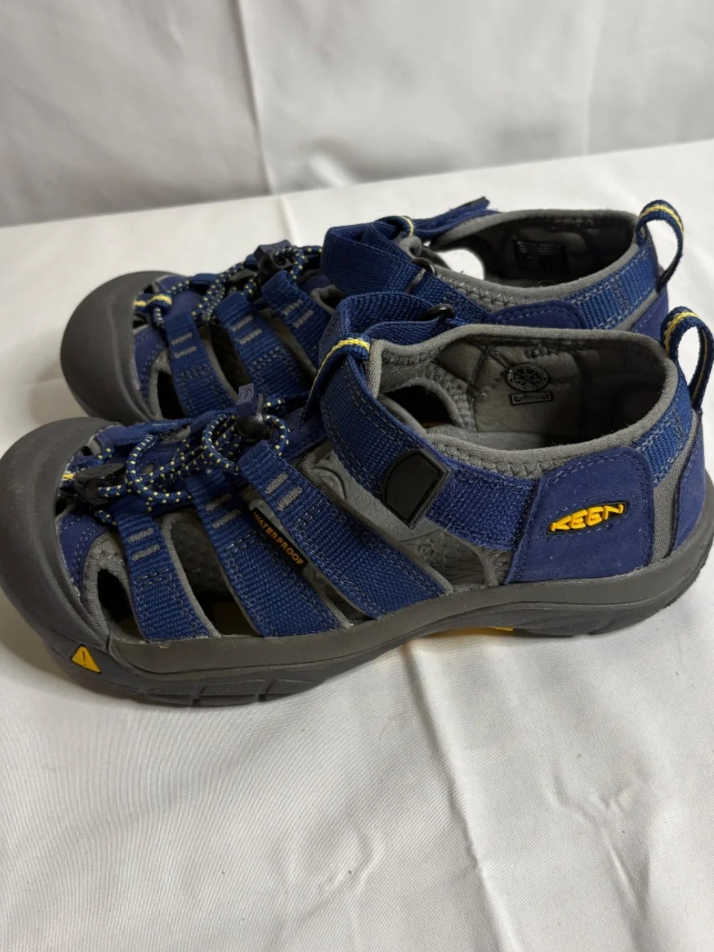 KEEN Kids Newport H2 Blue/Gray Sport Sandals Closed Toe Water Shoes Size 3 US